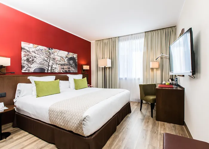 Hotel Leonardo Gran Via 3*