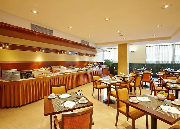 Отель Leonardo Gran Via Барселона