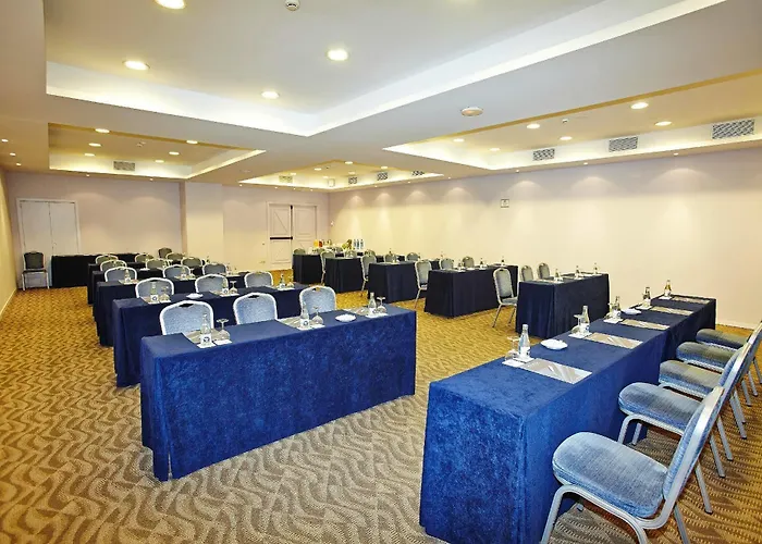 Leonardo Gran Via Отель