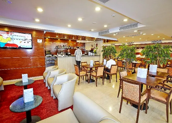 Leonardo Gran Via מלון 3*