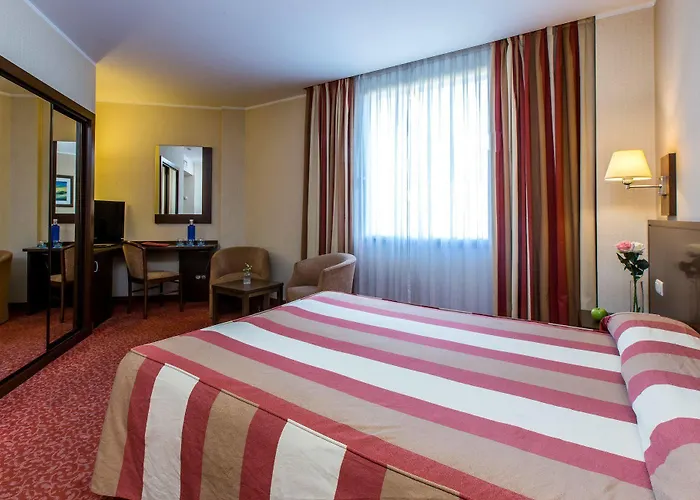 Leonardo Gran Via 3* Барселона