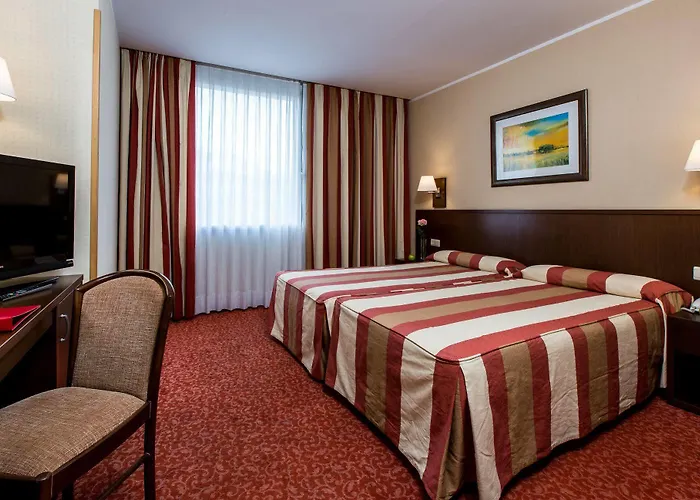 Leonardo Gran Via 3* Барселона