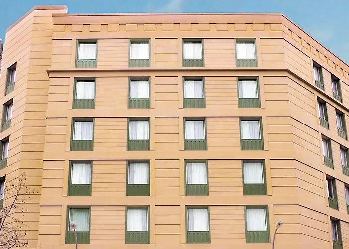 Отель Leonardo Gran Via 3*