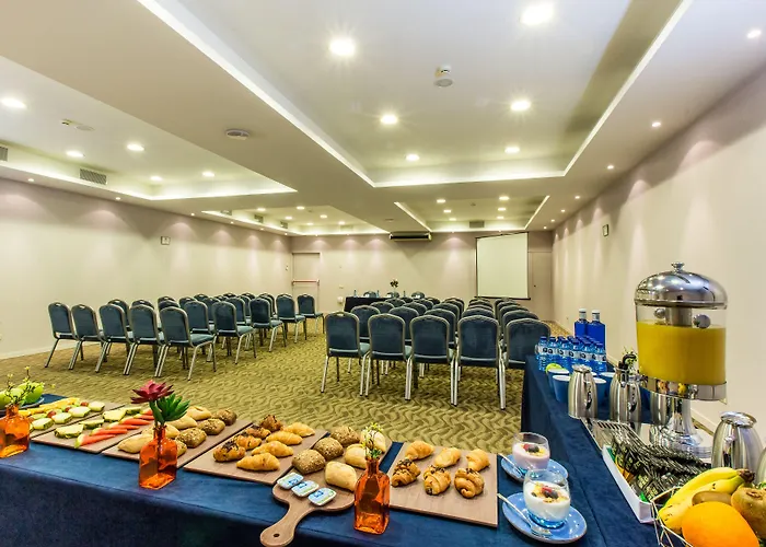 Hotel Leonardo Gran Via 3*