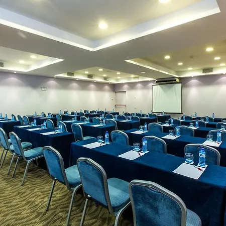 Hotel Leonardo Gran Via 3*