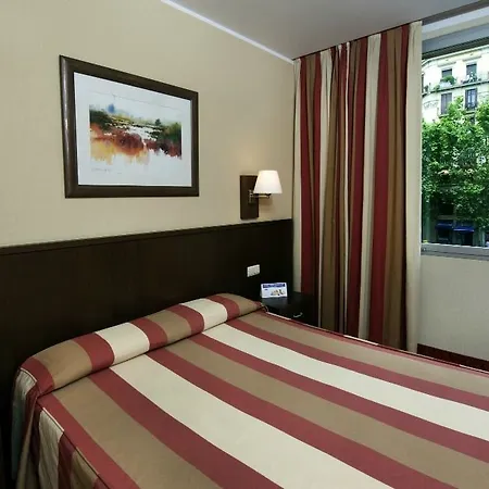 Hotel Leonardo Gran Via 3*